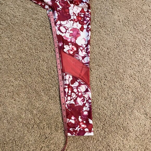 Under Armour Flower Print Compression / Heat Gear Leggings Size Medium - Picture 10 of 11